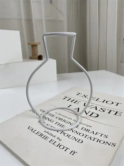 Nordic Style Iron Flower Vase – Minimalist Matte Geometric Vase for Home & Office Decor