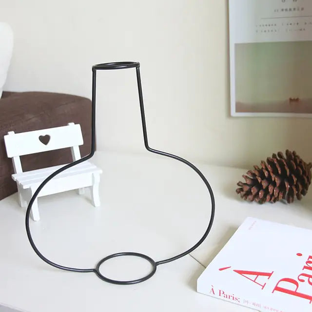 Nordic Style Iron Flower Vase – Minimalist Matte Geometric Vase for Home & Office Decor