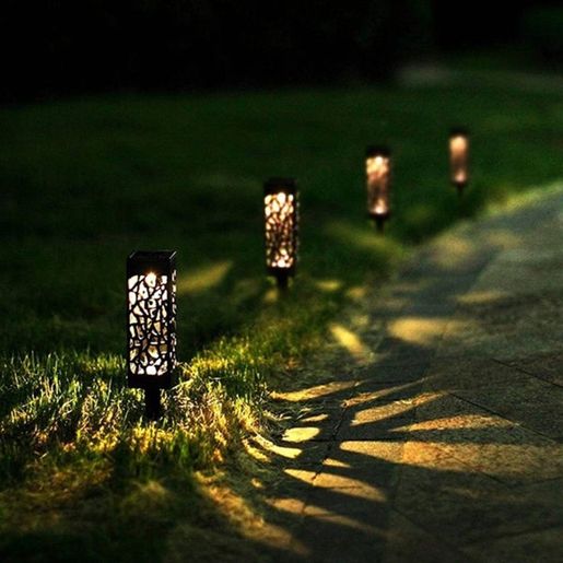 Solar Powered Waterproof Vintage Garden Light – Auto On/Off IP65 Outdoor Lantern
