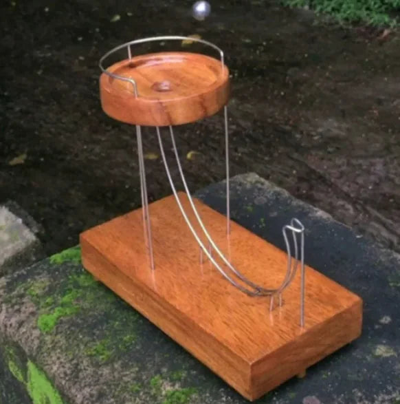 Kinetic Motion Machine – Mesmerizing Desktop Sculpture for Office & Home Decor
