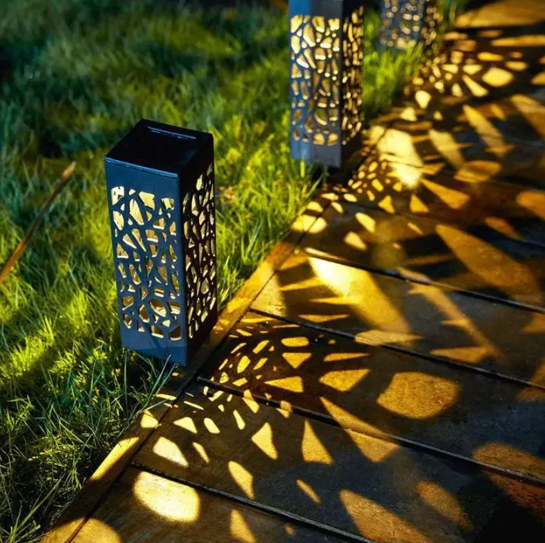 Solar Powered Waterproof Vintage Garden Light – Auto On/Off IP65 Outdoor Lantern